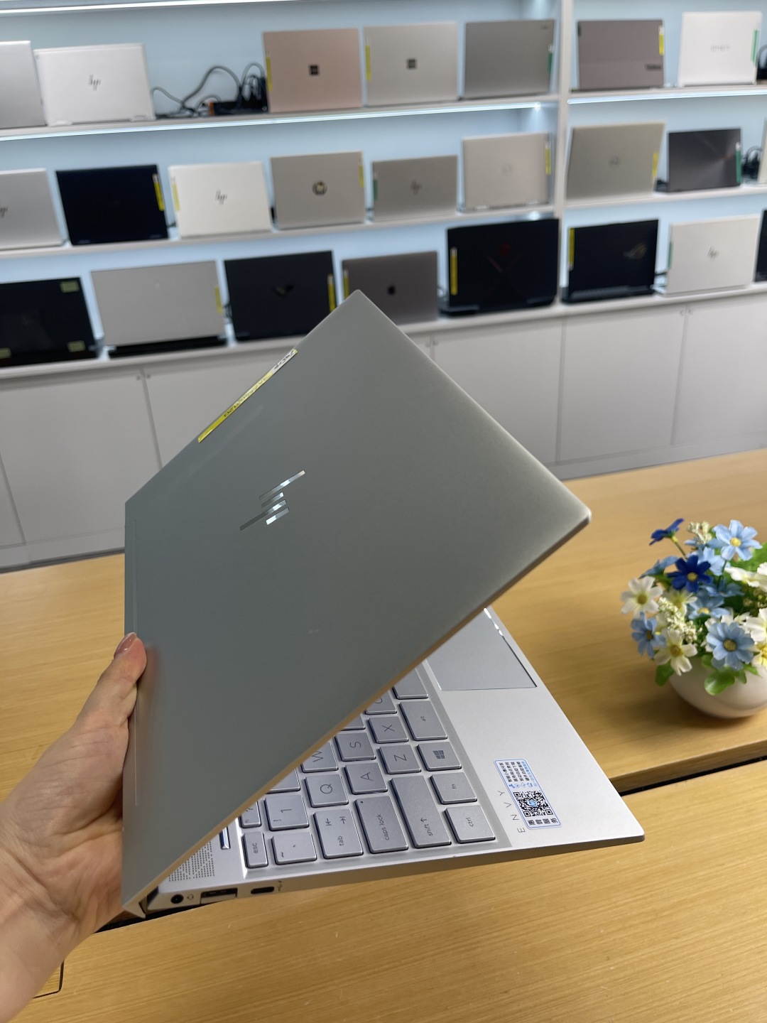 HP Envy 13-Inch Laptop – Intel Core i5 10th Gen, 8GB RAM, 512GB SSD, NVIDIA GeForce MX250 Graphics, Full HD Ultrabook