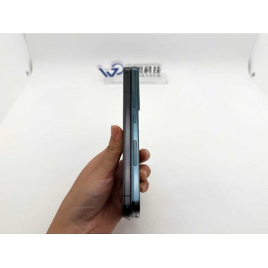 Samsung Galaxy S22+ 5G (USA Version) – 6.6 120Hz Display, Snapdragon 8 Gen 1, 50MP Camera, 8GB RA